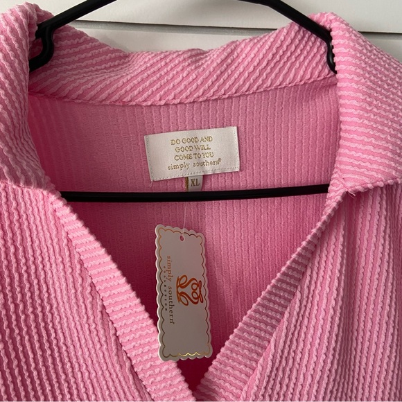 Simply Southern Urban Ribbed V-Neck Collared Pink Blouse Size XL NWT - Picture 2 of 5